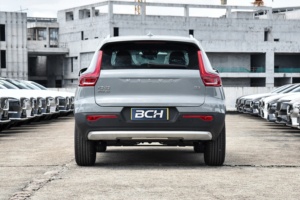VOLVO XC40 2024: SUV Compatto ad Alte Prestazioni con Cambio a Doppia Frizione a 7 Velocità, 180km/h, 2.0T, VOLVO XC40 EV FWD SUV 2025 - Product Image 5