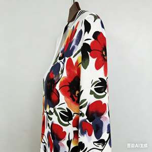 Blusa de Punto para Mujer OEM/ODM - Delicado Estampado Floral con Cuello en V - Product Image 4