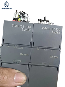 S7-200SMART AE04 PLC โมดูลอินพุตแบบอะนาล็อก 4 ช่อง โมดูลควบคุมระบบอัตโนมัติทางอุตสาหกรรม ตัวควบคุมลอจิกแบบตั้งโปรแกรมได้ - Product Image 1