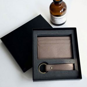 Ensemble porte-cartes et porte-clés en cuir de style professionnel personnalisé - Impression sérigraphique personnalisée, cadeaux promotionnels d'entreprise pour usage au bureau - Product Image 4