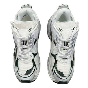 รองเท้าวิ่งผู้ชายรุ่นหรูหรา ปี 2026 รุ่น Track 3.0 ไฟ LED ส่องสว่าง น้ำหนักเบา ระบายอากาศได้ดี รองเท้ากีฬา รองเท้าเดินกลางคืนแบบเรืองแสง - Product Image 2