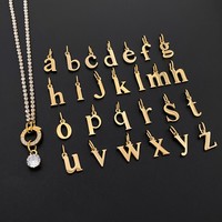 eManco Kleiner Kursiv-Schriftzug 'a' Anhänger Runder Klarer Zirkon Sternzeichen Strass Edelstahl Personalisierter Initialen-Schmuck