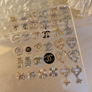 Aksesoris Perhiasan Kuku Gaya Grosir 3D Logam Paduan Emas Zirkon Mewah Hiasan Kuku dalam Jumlah Besar Berlian Imitasi untuk Seni Kuku CC - Product Image 3