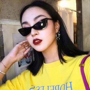 Lunettes de soleil œil de chat rétro 2020 sexy avec logo personnalisé pour femmes et hommes, monture triangulaire petite, protection UV400 - Product Image 1