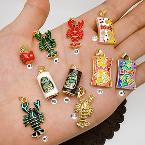 JS2107 Dijes de esmalte chapados en oro de 18k con temática de comida de Venezuela: Papas fritas, Langosta, Cerveza Tona, Rikety, Snacks Icónicos, Colgantes de Snacks - Product Image 2