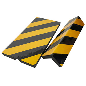 Bordillos Anticolisión para Estacionamiento con Franjas Amarillas y Negras, Protección Duradera para Vehículos en Estacionamientos - Product Image 1