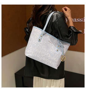 Nouveau sac fourre-tout en PU tendance pour femmes, grande capacité et sac fourre-tout en textile simple - Product Image 3