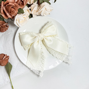 กิ๊บติดผมผ้าแฟชั่นโบว์คู่ ประดับ<span class=keywords><strong>ผม</strong></span>เด็ก<span class=keywords><strong>ผู้หญิง</strong></span> โบว์<span class=keywords><strong>ยาว</strong></span>พร้อมริบบิ้น อุปกรณ์เสริมกิ๊บติดผม โบว์ลูกไม้สุดหรู - Product Image 4