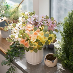 Bouquet de fleurs artificielles en fausse soie, fleurs de pommier, orchidées, eucalyptus, pour la décoration de table de mariage, de bureau - Product Image 2