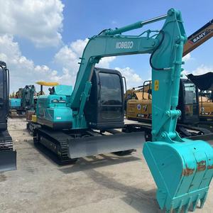 Excavadora japonesa de segunda mano Kobe Steel SK135SR de cola corta con una capacidad de 13.5 toneladas, adecuada para renovación urbana y construcción de tuberías. - Product Image 1