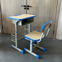 Ensemble de mobilier de classe ergonomique : Chaise de bureau scolaire réglable en hauteur, bleue, avec bordure en PP, fente pour stylo, panier de rangement et crochet pour sac à dos