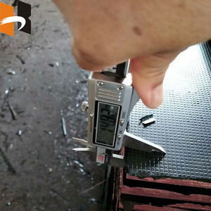 Conception moderne 9mm 12mm 15mm 18mm Film <span class=keywords><strong>antidérapant</strong></span> face <span class=keywords><strong>contreplaqué</strong></span> <span class=keywords><strong>Panneau</strong></span> de bois E1 Normes d'émission de formaldéhyde pressé à chaud - Product Image 6