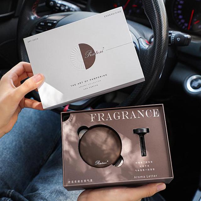 High Quality Luxury Car Air Freshener Long Lasting Air Customize Label Car Fragrance Natural Evaporated Diffuser