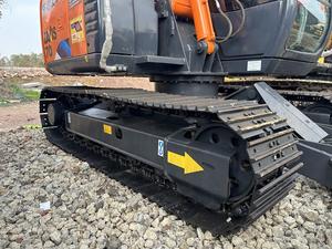 Excavatrice Hitachi d'occasion de 7 tonnes, modèle ZX70, provenance Japon, équipement de construction avec certification EPA. - Product Image 3