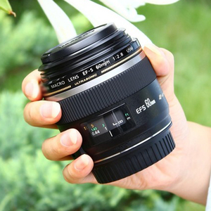Vente en gros 99% NEUF Professionnel pour EF-S <span class=keywords><strong>60mm</strong></span> F/2.8 USM <span class=keywords><strong>Objectif</strong></span> <span class=keywords><strong>macro</strong></span> à focale fixe standard à focale fixe 52mm - Product Image 1