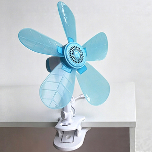 Ventilateur de bureau portable pliable ultra-silencieux Cool Comfort marron à 5 pales en forme de feuille, avec clip en plastique, alimentation USB et moteur sans balais - Product Image 1