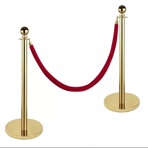 Base fuerte para exteriores Alfombra roja decorativa <span class=keywords><strong>Vip</strong></span> Corona negra y dorada Línea de cola Poste Barrera Cuerda Puntales de control de multitudes - Product Image 1