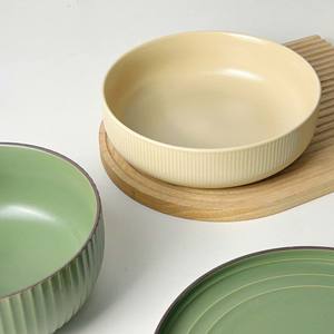 Cuencos y Platos de Cerámica Grandes de Estilo Nórdico Verde Morandi para Arroz, Ensaladas de Verduras y Sopa con Soporte para Fiestas - Product Image 4