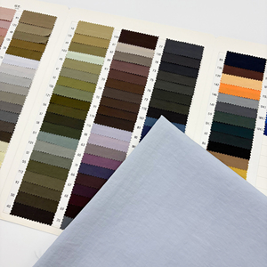 Commercio all'ingrosso della fabbrica rotolo di imballaggio di protezione solare tessuto di Nylon 100% tessuto tessile materia prima estate per la donna