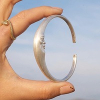 Bracelet ouvert en alliage plaqué or, motif étoile et lune, style coréen, tendance, mignon, bijoux de mode pour femmes, cadeau pour dames, vente en gros
