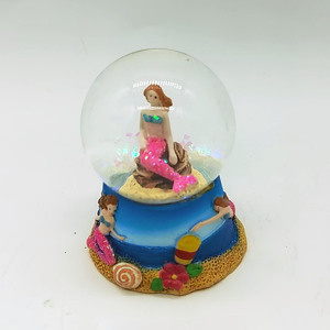 Globe à neige personnalisé en résine, thème Triangle des Bermudes, décor de plage Pink Tobacco Bay, statue de tortue marine à longue queue, souvenir - Product Image 6