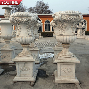 YOUFINE Coppia di Urne Decorative in Marmo Bianco Naturale con Rilievo di Cherubini e Fiori, Vaso in Pietra Intagliata a Rosa con Piedistallo Quadrato per Giardino e Villa - Product Image 6