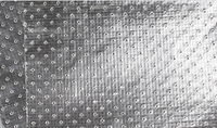 Barrière radiante en aluminium perforé respirant, feuille d'isolation thermique réfléchissante résistante aux déchirures pour la construction