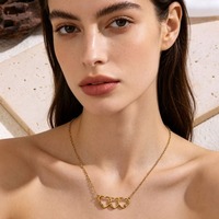 Collier tendance plaqué or avec pendentif cœur ajouré, bijou chic et à la mode pour femme, vente en gros TGXL14674