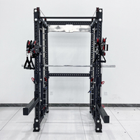 Machine Smith multifonctionnelle en titane en gros, cage de musculation combinée à un système de croisement de câbles et à un rack à squats pour centre de remise en forme