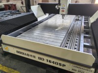 Fresadora CNC de Alta Precisión, Grabador de Aluminio de 4 Ejes con un Solo Husillo para Puertas Metálicas, Columnas Decorativas, Paneles de Pared, Fabricación de Letreros