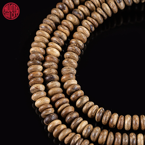 สร้อยข้อมือกระดุมไม้มาเลย์แบบเรียบ6มม. พร้อมเม็ดอัญมณีธรรมชาติ - Product Image 2