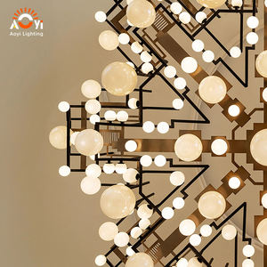 Lustre en verre géométrique personnalisé - Luminaire suspendu LED de luxe pour hall d'hôtel et atrium - Product Image 3