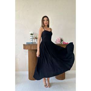 Robe de soirée élégante noire coupe trapèze, col carré, en satin, longueur mi-cuisse, taille naturelle, design froncé, tissu respirant - Product Image 5