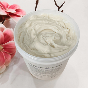 순한 스킨케어 포뮬러 안티링클 페이스 크림 히알루론산 & 노나펩타이드-1 함유 수분 부스팅 & 주름 완화 - Product Image 2