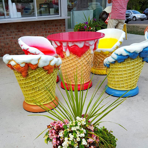 <span class=keywords><strong>Mobili</strong></span> per gelateria in fibra <span class=keywords><strong>di</strong></span> vetro per esterni/tavolo e sedie per gelato/scultura per sedie con coni gelato - Product Image 2