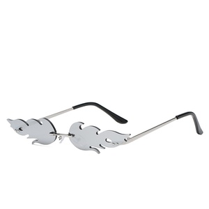 Gafas de Sol Sin Marco con Diseño de Llama Metálica, Estilo Y2K, Nueva Moda 2024 - Product Image 4