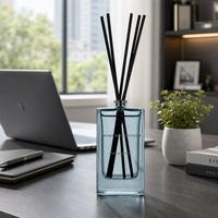 Diffuseur de parfum en verre carré de 100 ml en gros ; Sans alcool, parfum et logo personnalisables ; Parfum longue durée pour offrir en cadeau