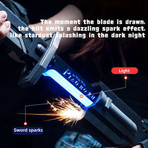 Spada Luminosa LED con Effetto Scintilla e Fumo Realistici, Spada in Plastica con Fodero, Regalo di Compleanno per Ragazzi - Product Image 5