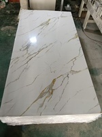 Panneau mural en PVC effet marbre UV moderne, économique, pour la décoration intérieure, résistant à l'humidité pour les zones humides