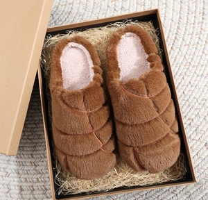 Pantofole a Forma di Mostro Verde Peloso per Uomo e Donna, Calde e Antiscivolo per l'Inverno e Natale, in Tessuto Jacquard per Interni - Product Image 4