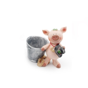 Polyresin arte personalizado regalo encantador chico con suerte cerdo estatua deco resina cerdo figuras - Product Image 1