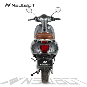 Moto rétro électrique argentée 72V 52Ah 2kW 45km/h, scooter cyclomoteur 120/70-12 pour la conduite urbaine Totoro3-gris-2kW-52Ah, fluide en ville - Product Image 1