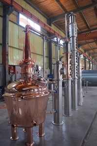 Alambic en cuivre de 3000 litres pour la distillation de spiritueux multiples, machine de fabrication de spiritueux, vodka, brandy, <span class=keywords><strong>gin</strong></span>, <span class=keywords><strong>rhum</strong></span>, whisky pour micro-distillerie - Product Image 5