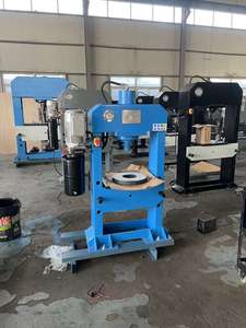 Machine de <span class=keywords><strong>presse</strong></span> <span class=keywords><strong>hydraulique</strong></span> électrique haute performance de 63 tonnes pour le moulage et le pressage/H Frame SP-63 de <span class=keywords><strong>presse</strong></span> de poinçonnage <span class=keywords><strong>hydraulique</strong></span> - Product Image 2