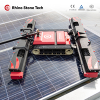 Robot de nettoyage de panneaux solaires anti-chute, machine de nettoyage photovoltaïque PV avec chenilles en caoutchouc pour un entretien sans effort