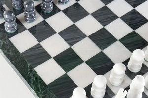 Plateau de jeu d'échecs de luxe en marbre fait main et au design personnalisé, jeu Moo Peg, ensemble d'échecs en marbre noir et blanc de 16 pouces - Product Image 5