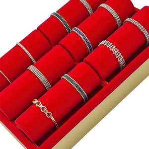 Organizador de Relojes de Pulsera de Cuero Beige Elegante con Envío Directo, Soporte para Pulseras, Exhibidor de Joyería de Tres Niveles - Product Image 3