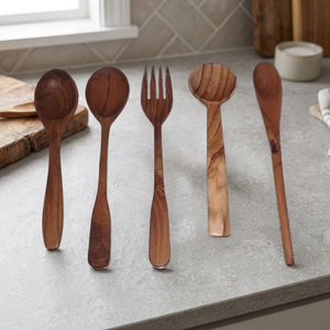 Juego de Cubiertos de Madera Sostenible de Tres Piezas, Hecho a Mano, Estilo Vintage, Marca BS INTERNATIONAL, Regalo para Bodas y Fiestas - Product Image 1