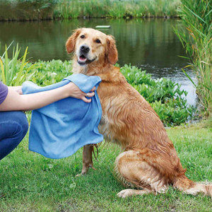 Toalla de secado para mascotas 50 x 60 cm azul con estampado de huellas bordadas para perros y gatos - Product Image 3