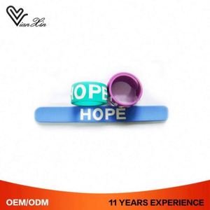 สายรัดข้อมือซิลิโคนยางราคาถูก  แบบสะท้อนแสง  PVC  แบบสั่งทำได้  ประดับลูกปัด  ของชำร่วยงานปาร์ตี้สำหรับเด็ก  รุ่น Lx-Slw2 - Product Image 6